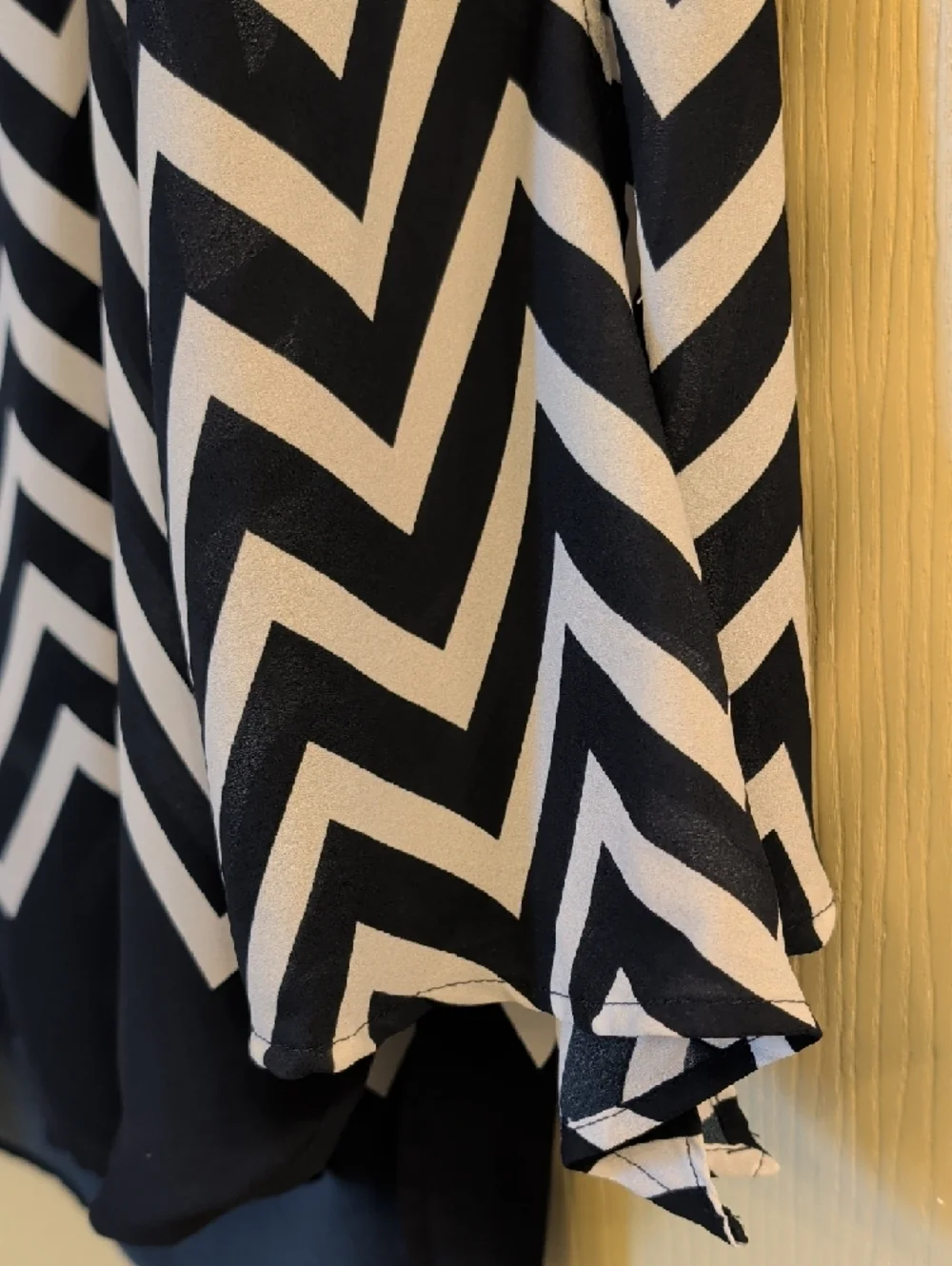Tacera Navy White Chevron Off Shoulder Blouse Size M Boho Flowy Hi Low Top - Picture 6 of 9